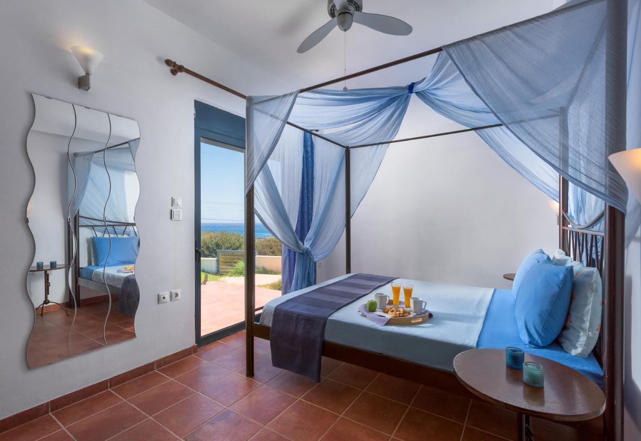 Cristelia Seafront & Pool Lakhania