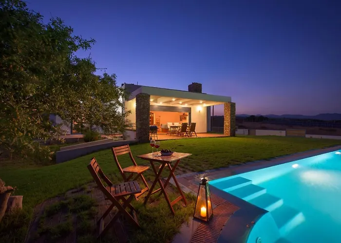 Cristelia Seafront & Pool Villa