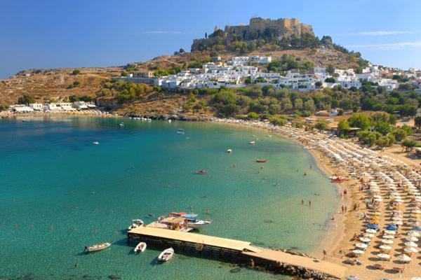 Villaer Cristelia Seafront & Pool Lakhania
