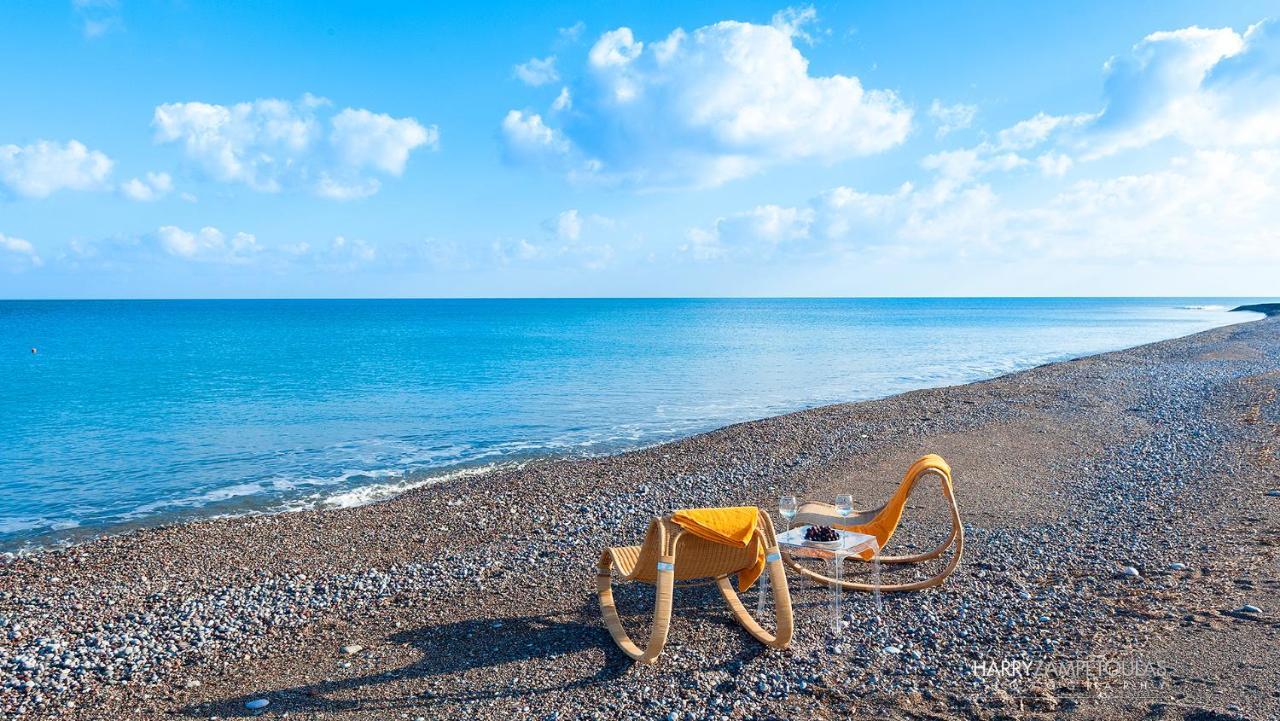 Villaer Cristelia Seafront & Pool Lakhania