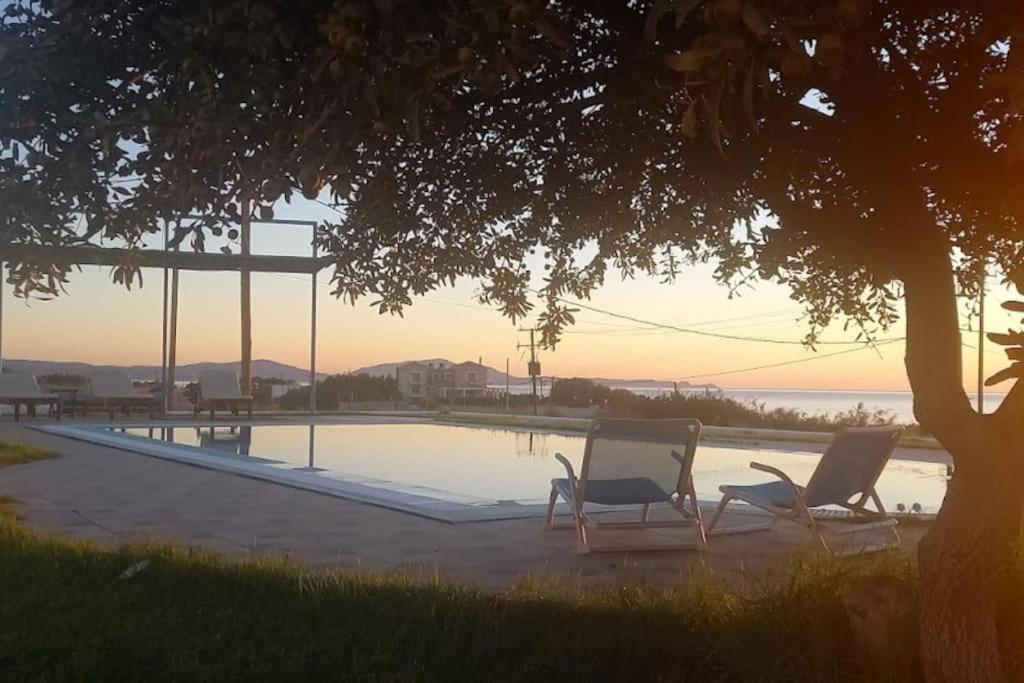 Villaer Cristelia Seafront & Pool *