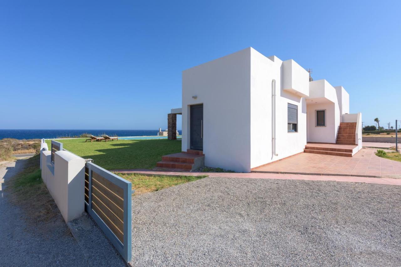 Villaer Cristelia Seafront & Pool Lakhania