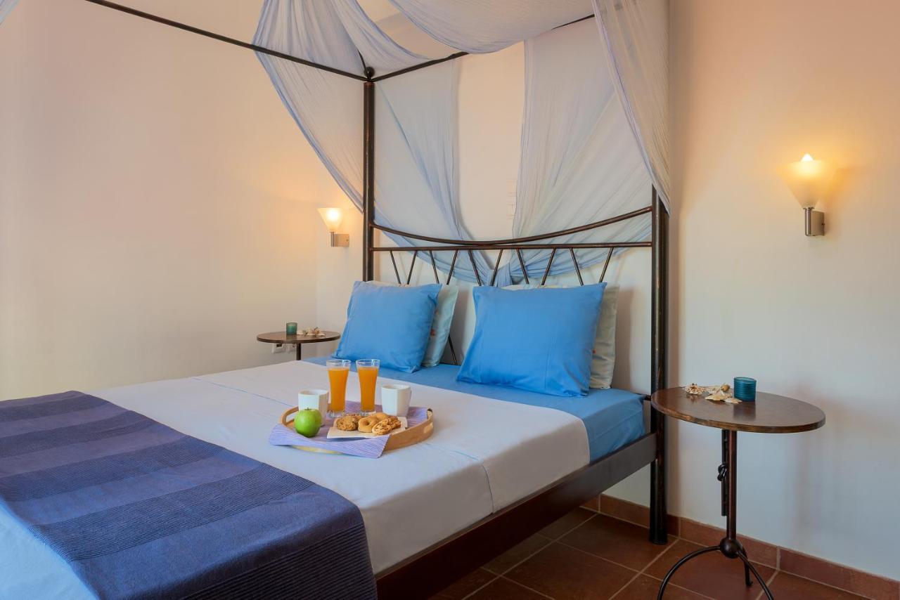 Cristelia Seafront & Pool * Lakhania