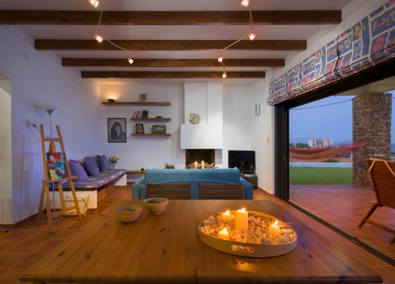 Villa Cristelia Seafront & Pool *